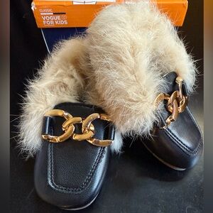 Toddler girl faux fur slides 6C